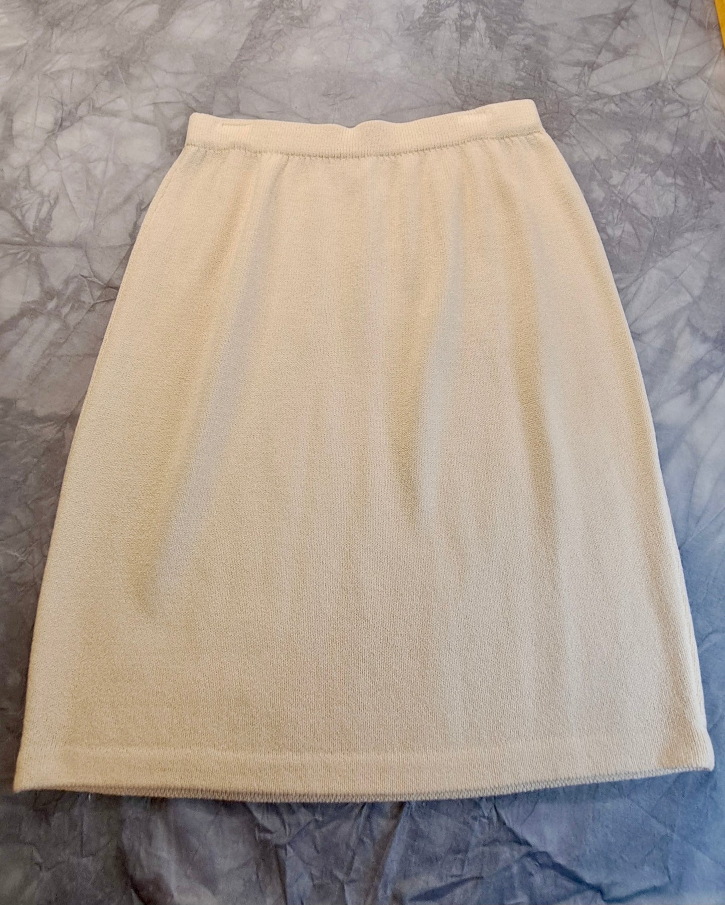 ST. JOHN MARIE GRAY COLLECTION Cream Santana Knit Pencil Skirt Size 12 Vintage