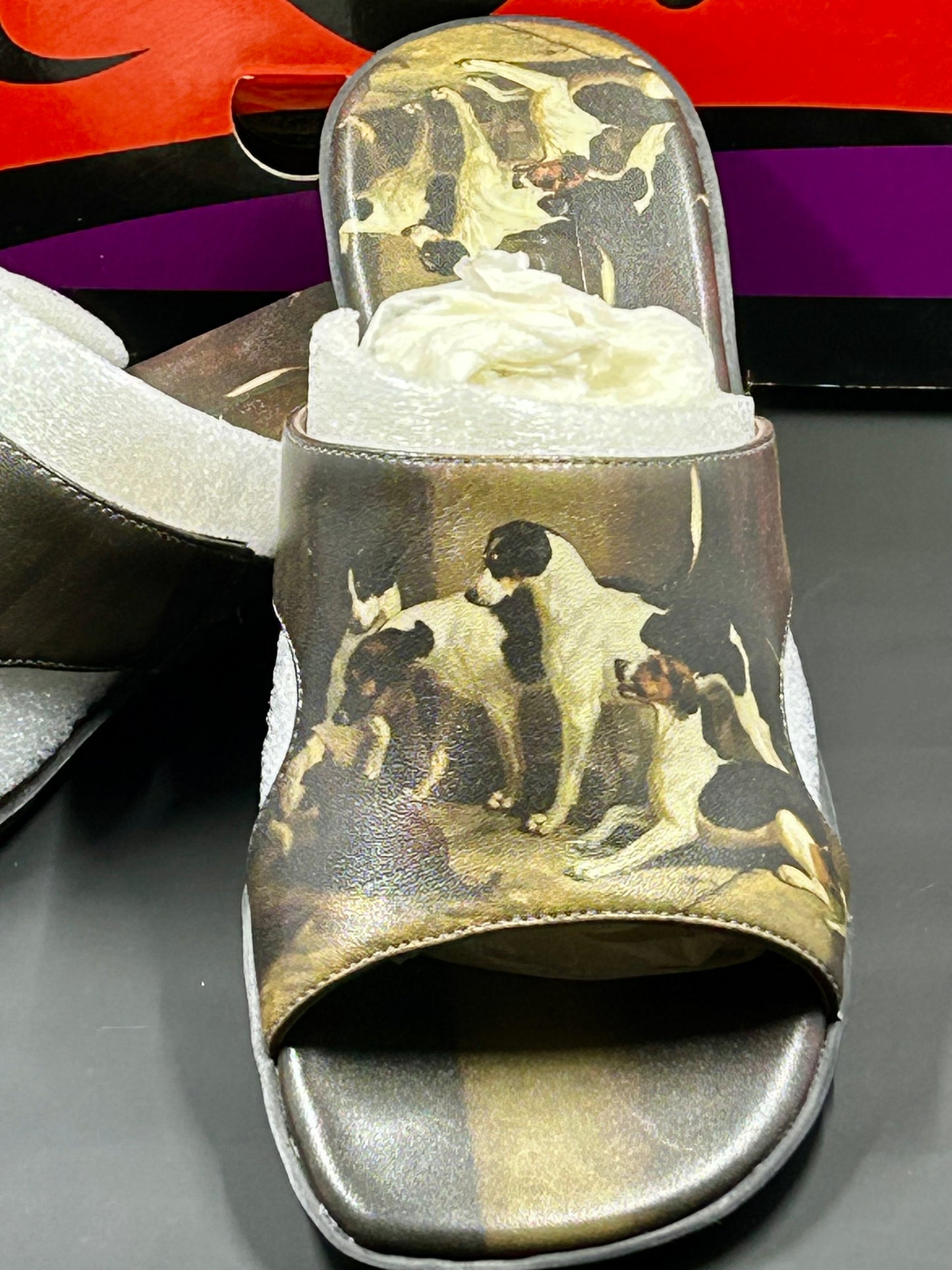 ICON Women’s Wearable Art Puckeridge Foxhounds Dog Print Low Heel Slide Leather Sandals