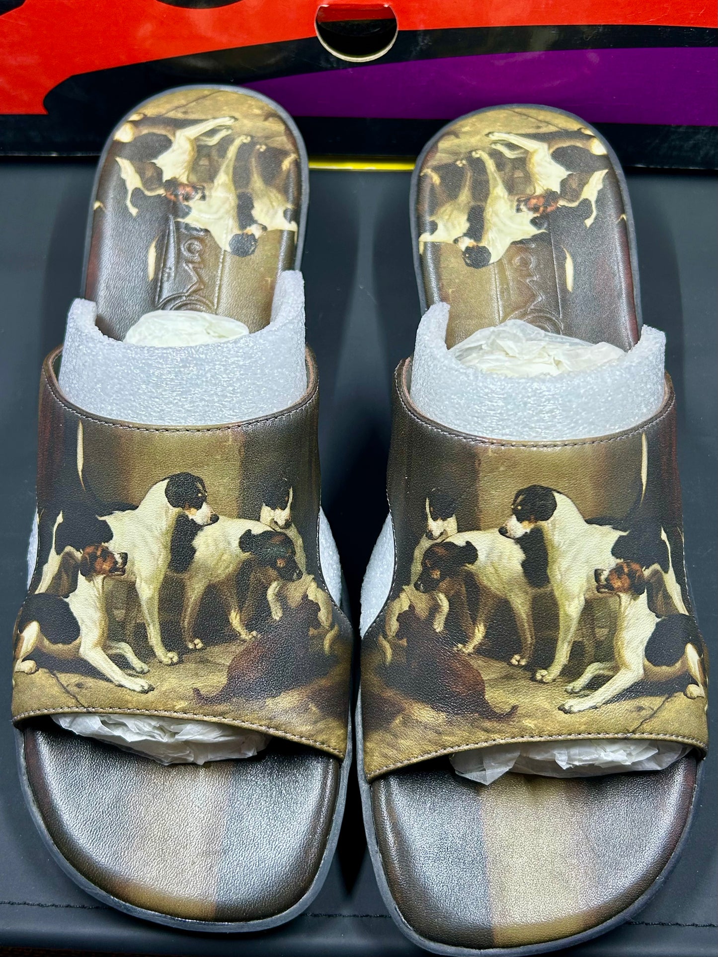 ICON Women’s Wearable Art Puckeridge Foxhounds Dog Print Low Heel Slide Leather Sandals