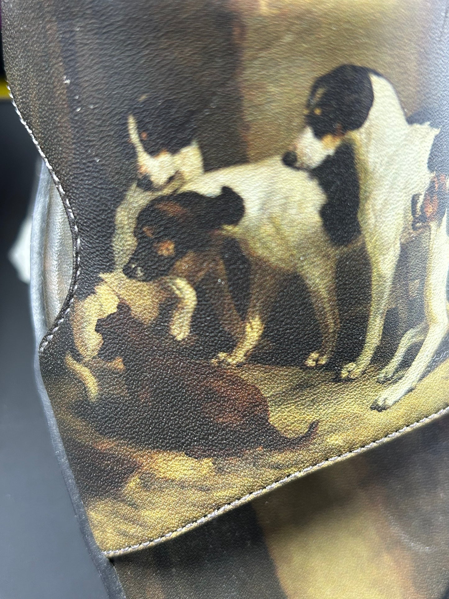 ICON Women’s Wearable Art Puckeridge Foxhounds Dog Print Low Heel Slide Leather Sandals
