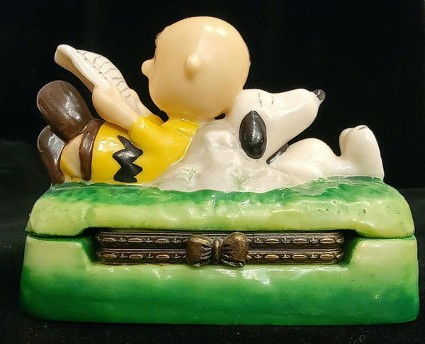 Vintage Charlie Brown And Snoopy Trinket  By Flambro Imports