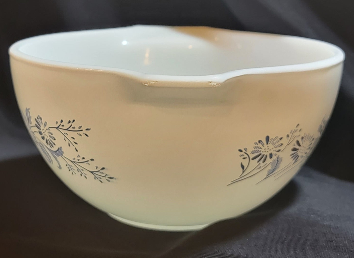 Vintage Pyrex Colonial Bowl Set