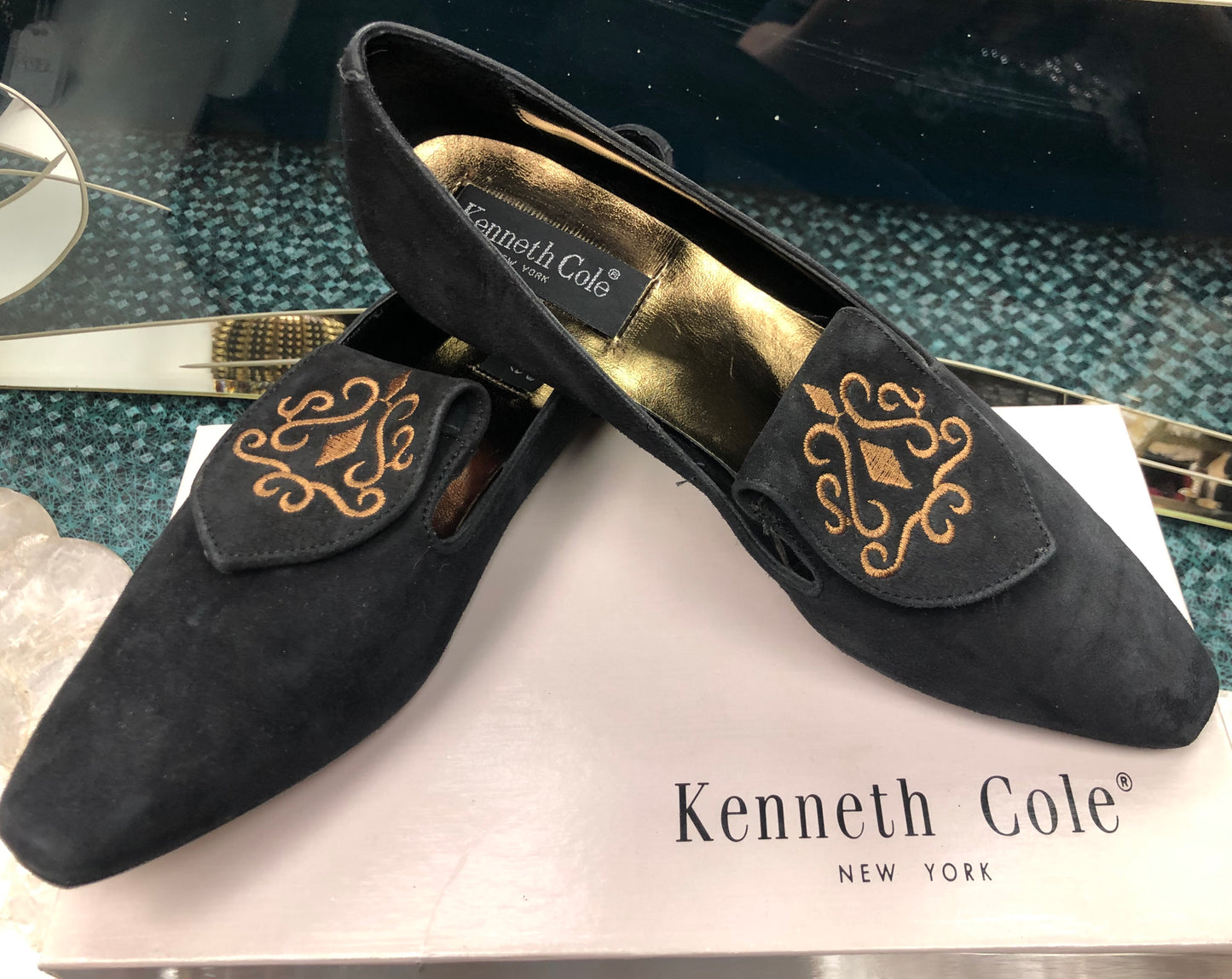 Vintage 90’s Kenneth Cole Black Suede Shoes With Embroidering