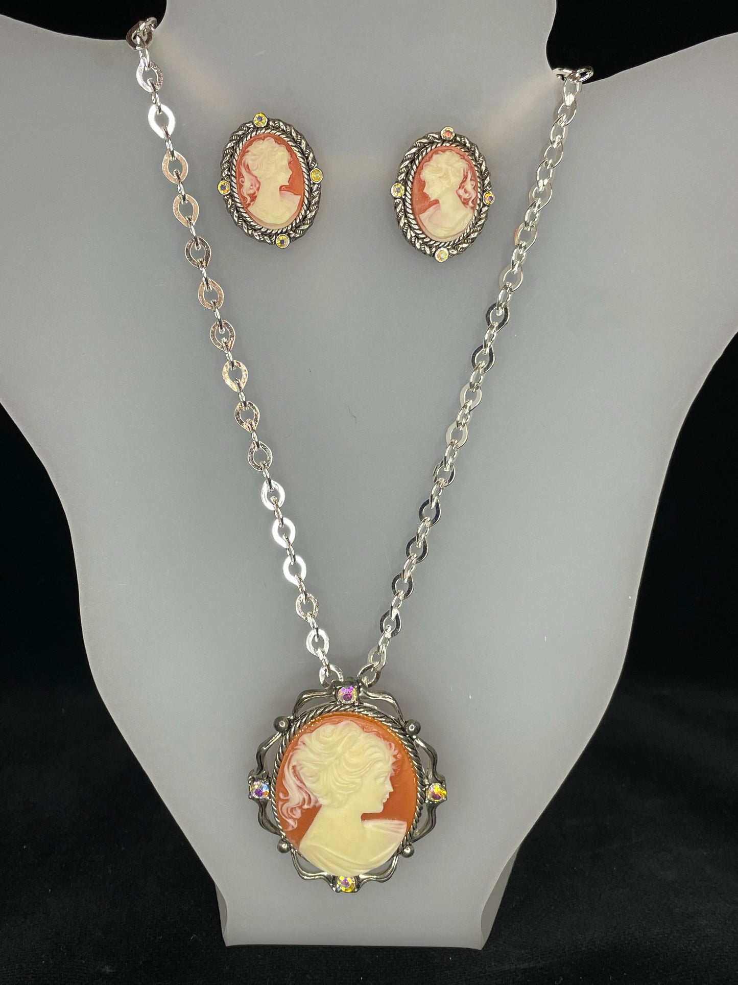 Cameo Necklace and Earing Set