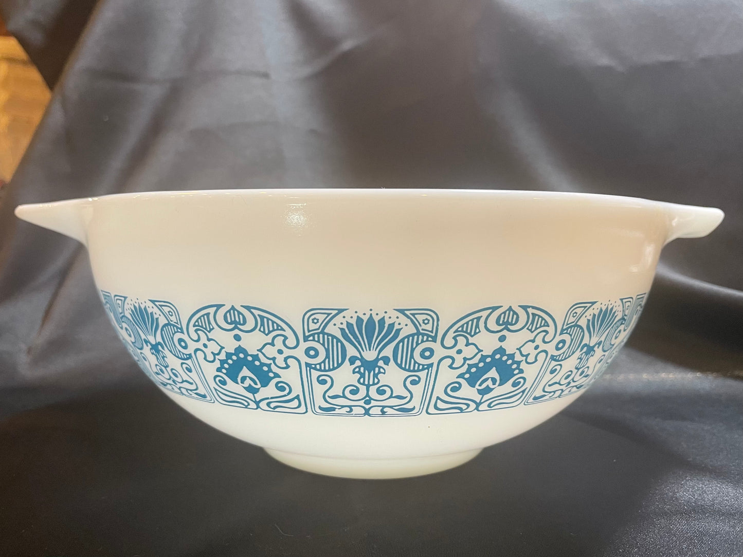 Set of 4 Vintage Pyrex Blue Horizon Cinderella Bowls 441, 442, 443, 444