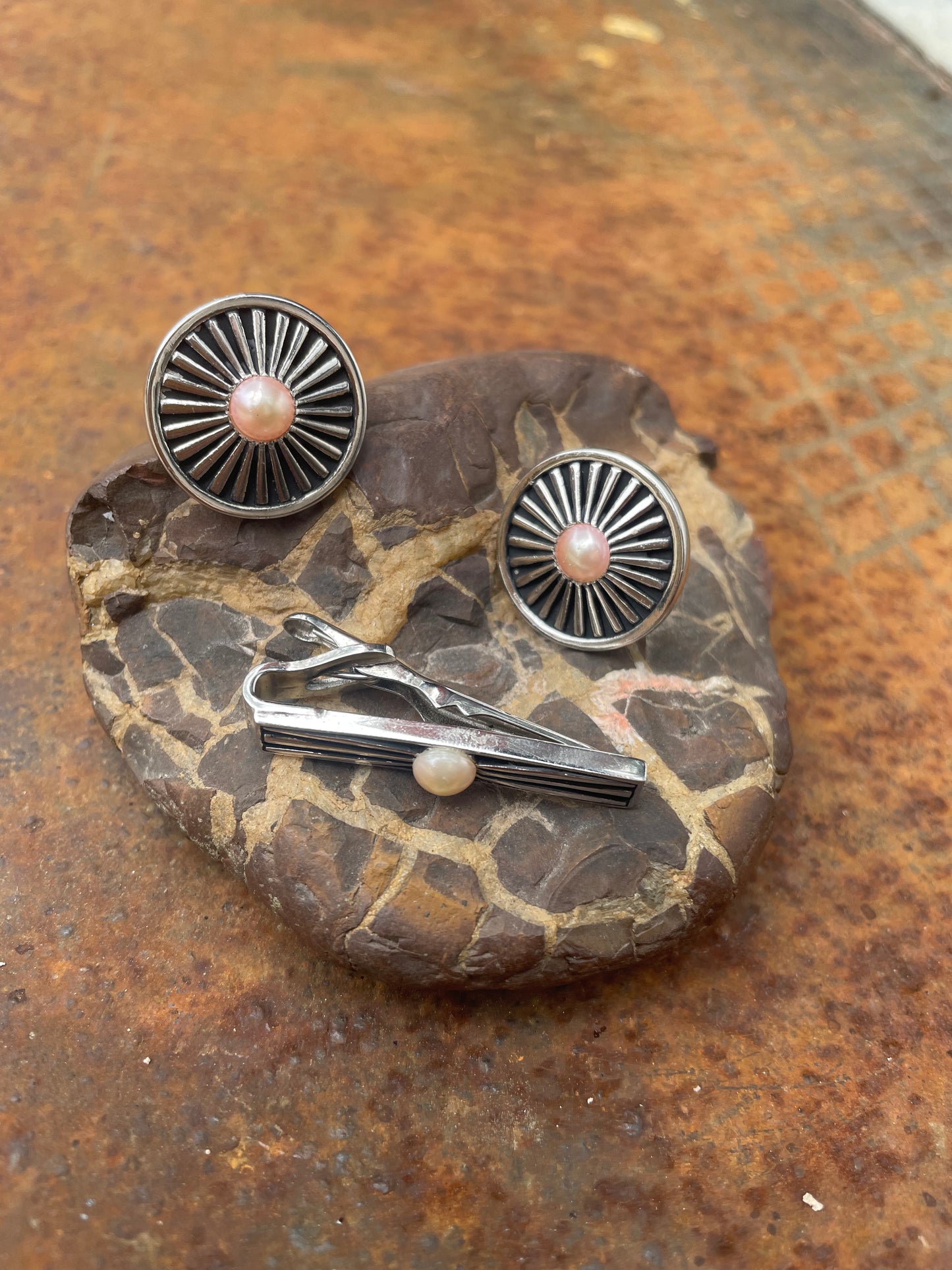 Swank Pearl Cufflink & Tie Bar Set