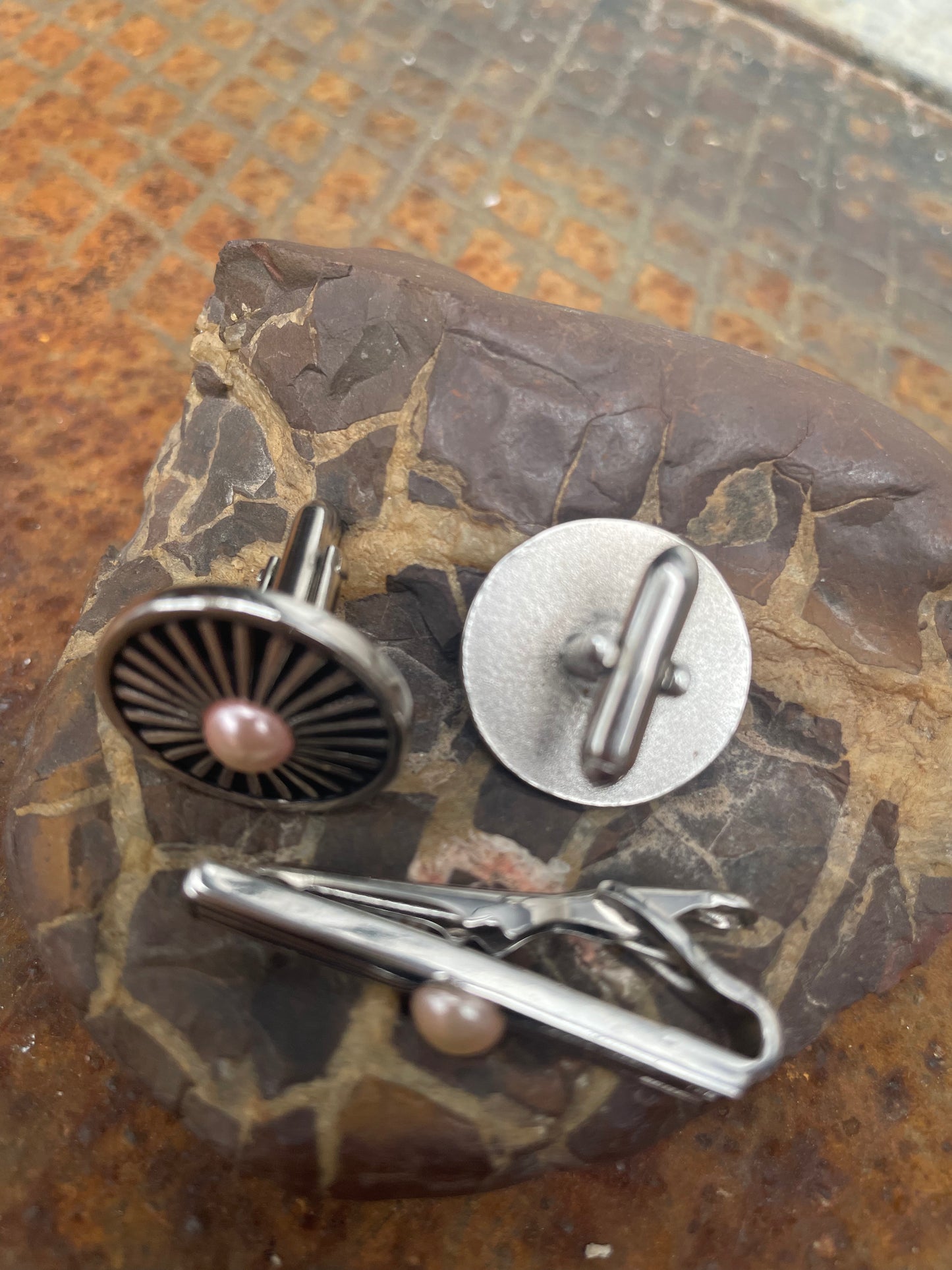Swank Pearl Cufflink & Tie Bar Set