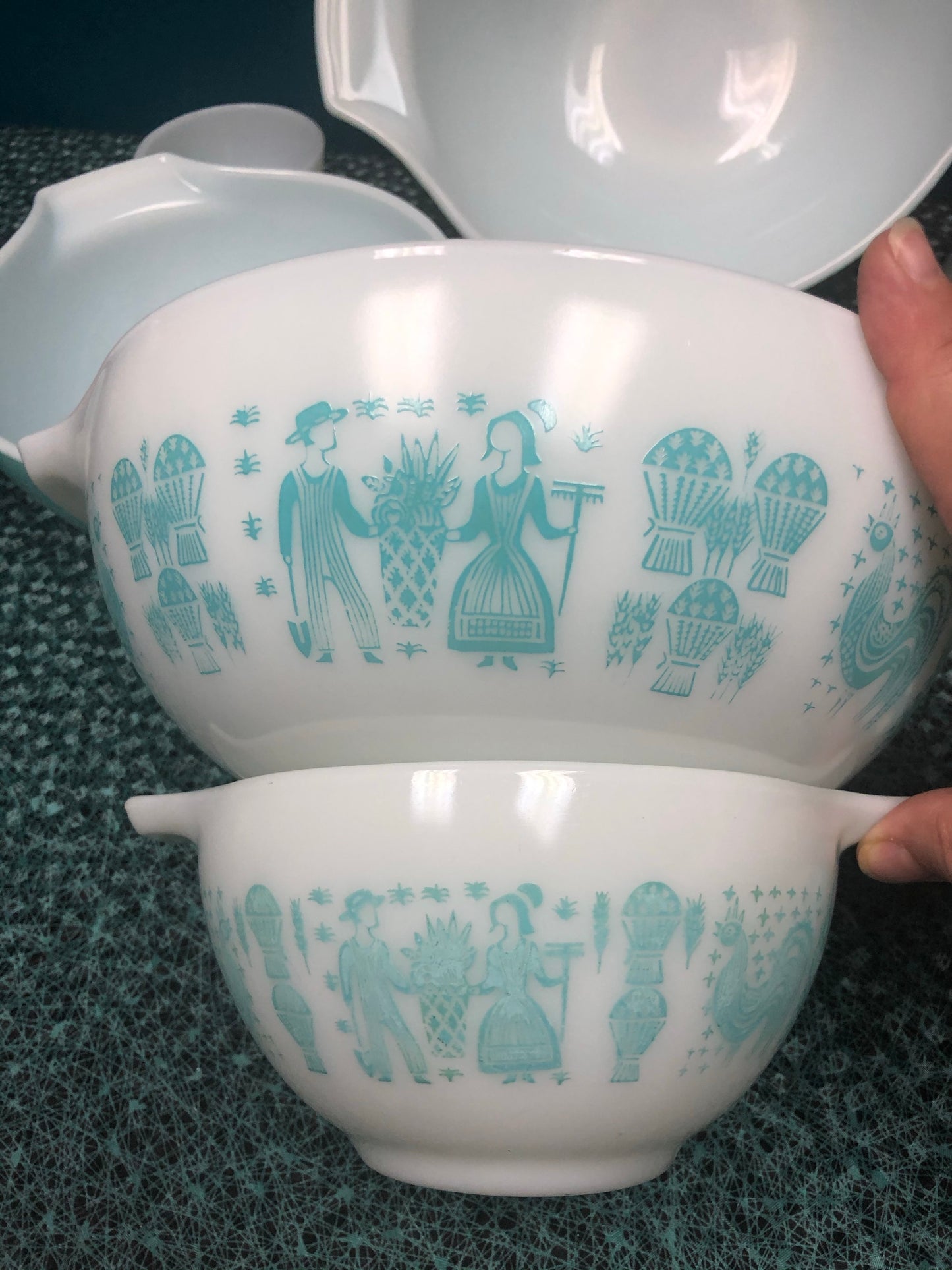 Vintage Set of 4 Pyrex Turquoise & White Butterprint Cinderella Mixing Bowls