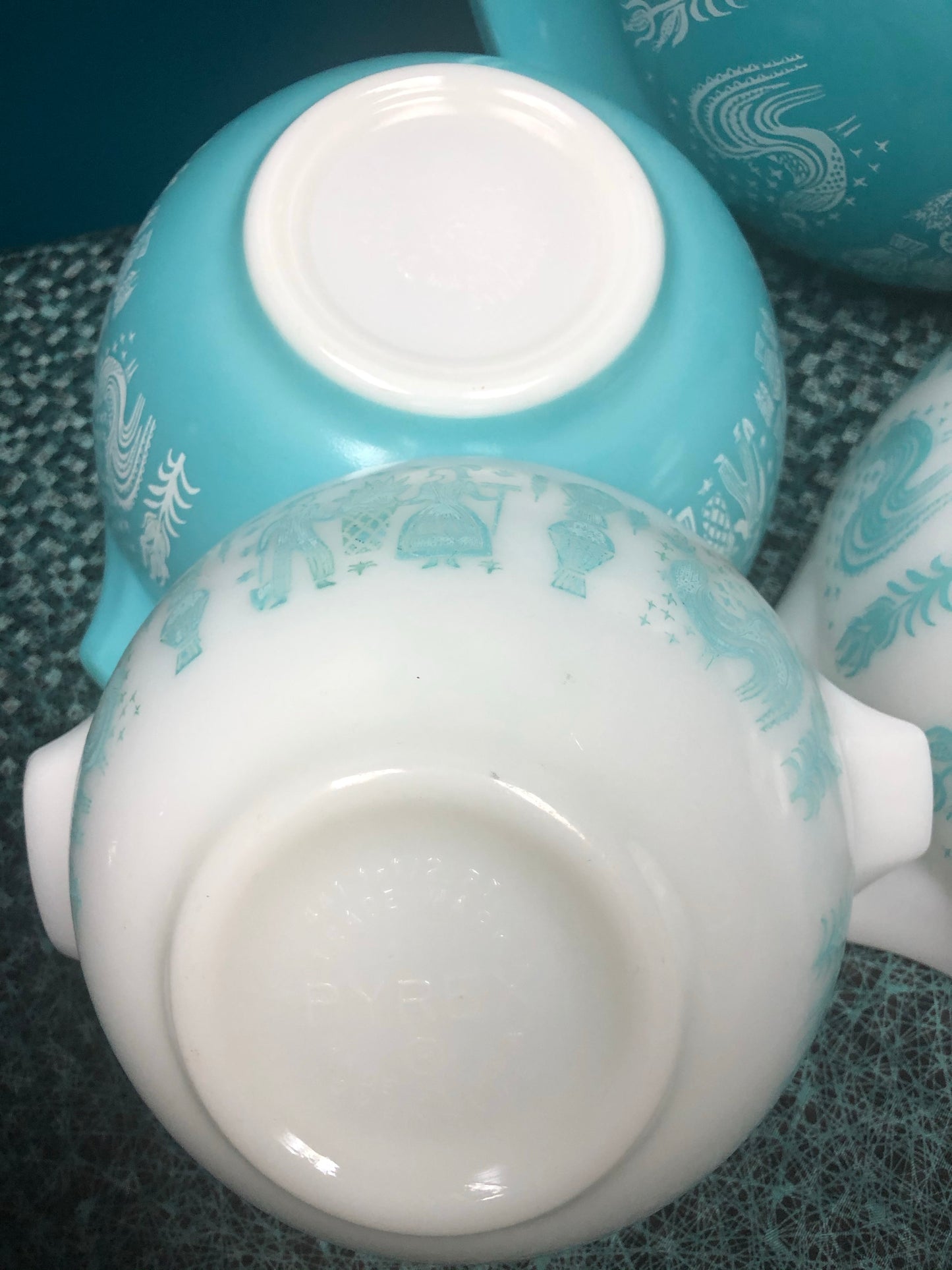 Vintage Set of 4 Pyrex Turquoise & White Butterprint Cinderella Mixing Bowls