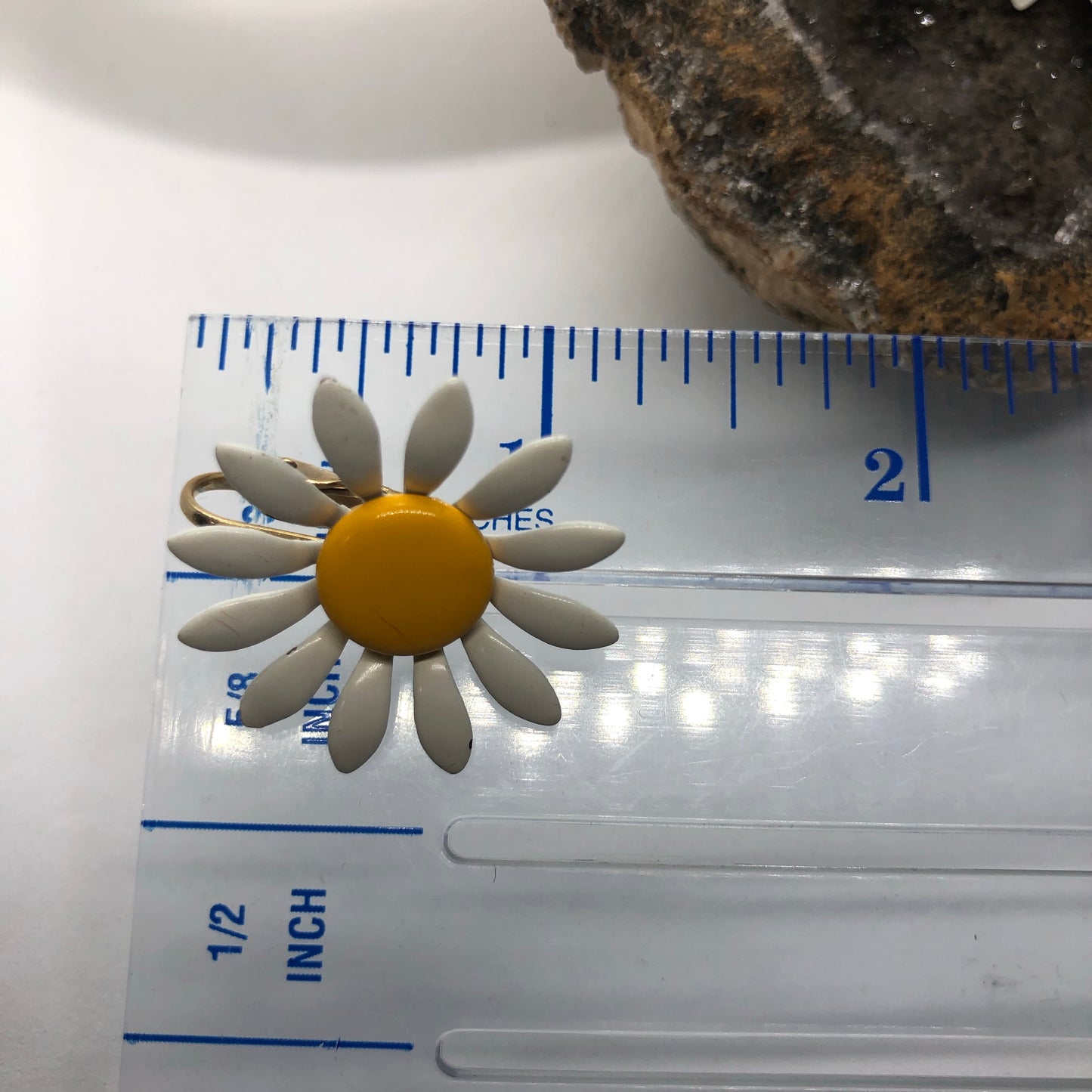 Vintage Flower Power Yellow & White Daisy Clip Earrings