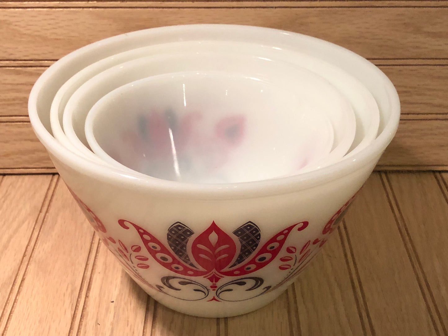 Vintage Fire King Modern Tulip Mixing Bowls Set Of 4