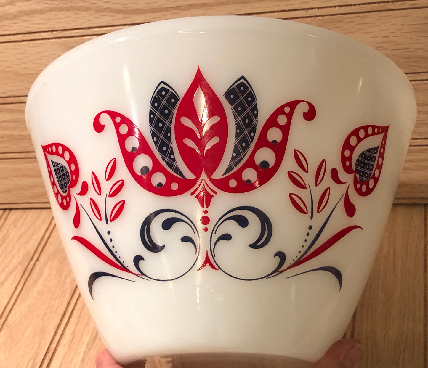 Vintage Fire King Modern Tulip Mixing Bowls Set Of 4