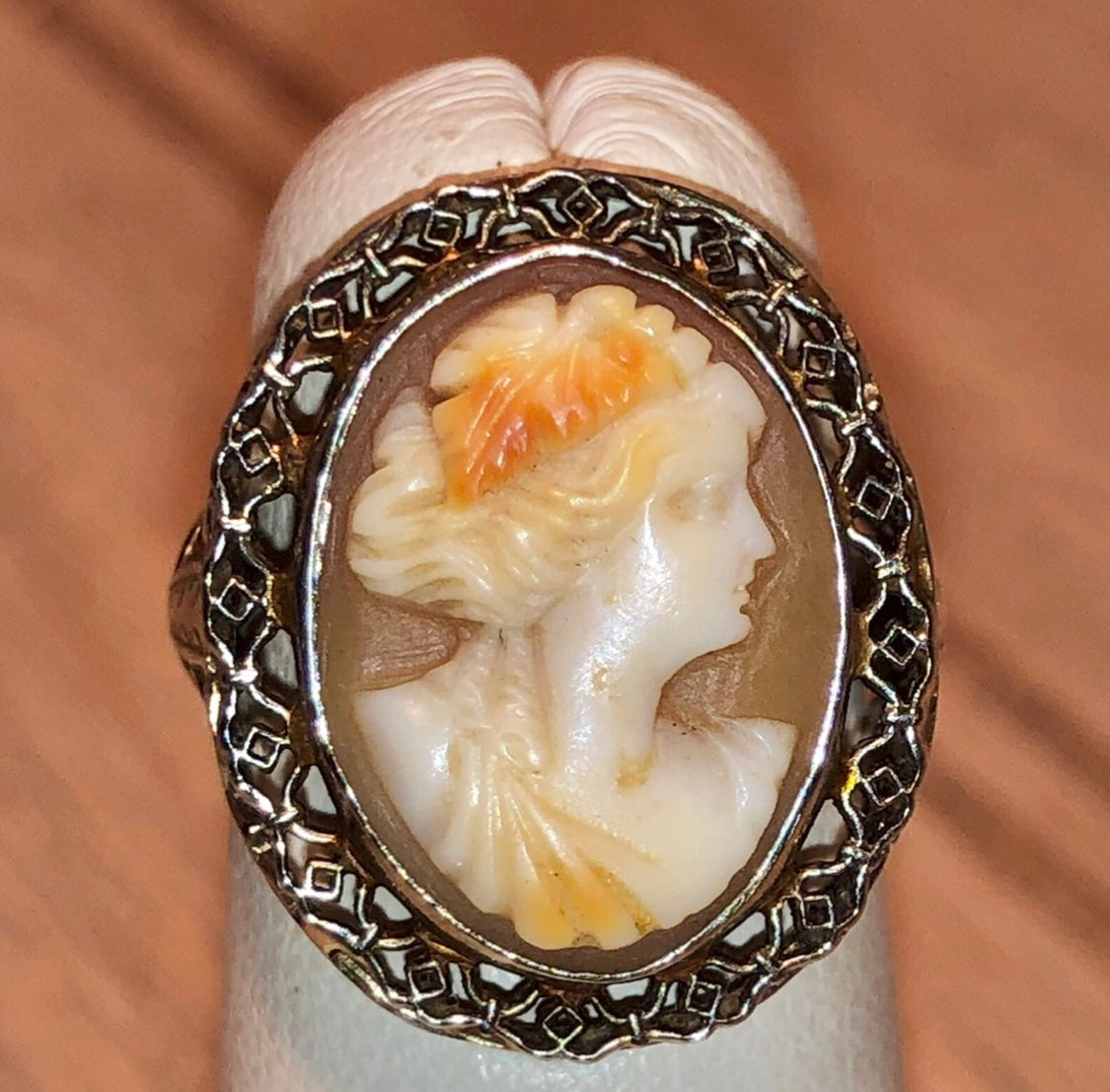 Art Deco 10k White Gold Vintage Carved Shell Cameo Ring