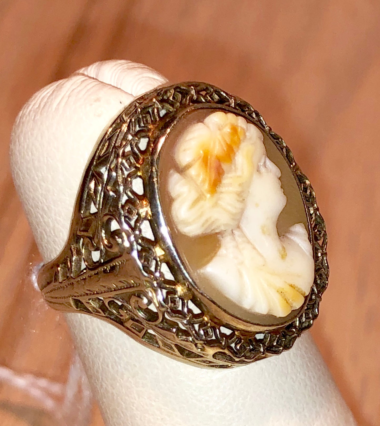 Art Deco 10k White Gold Vintage Carved Shell Cameo Ring
