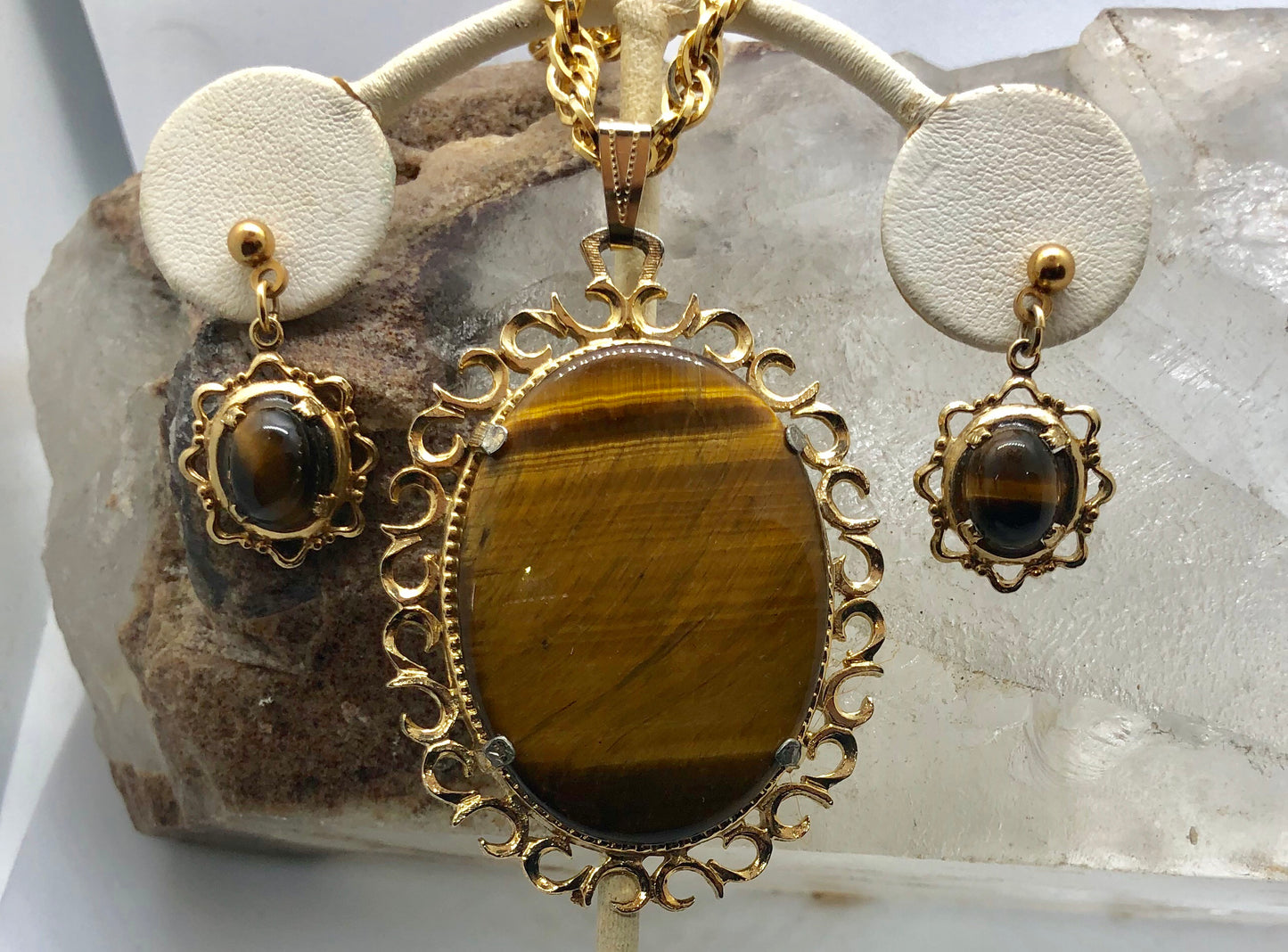 Tiger Eye Cameo Medallion Gold Tone Necklace & Earring Set