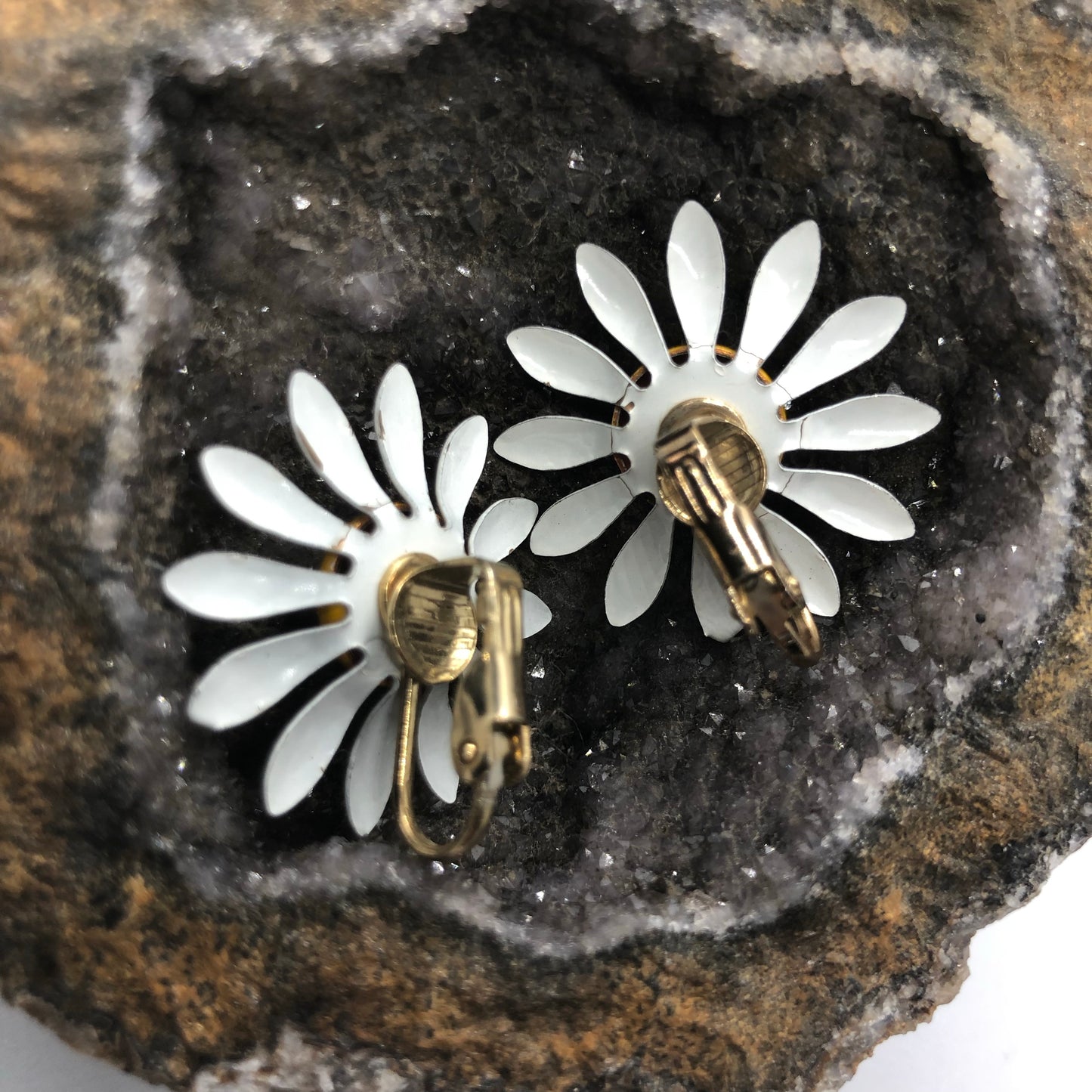 Vintage Flower Power Yellow & White Daisy Clip Earrings