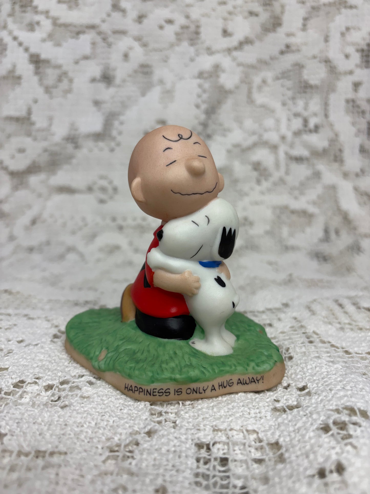 Hallmark Keepsake Collection Peanuts Gallery “Hugs” Figurine Snoopy & Charlie