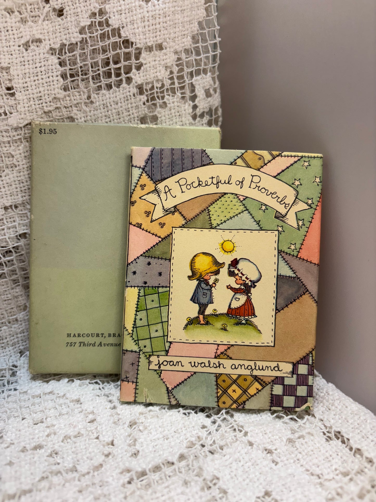 A Pocketful of Proverbs by Joan Walsh Anglund book