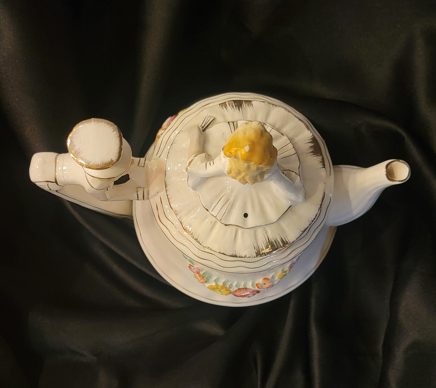 Vintage Betson Japan Victorian Lady And Butler Musical Teapot As Is