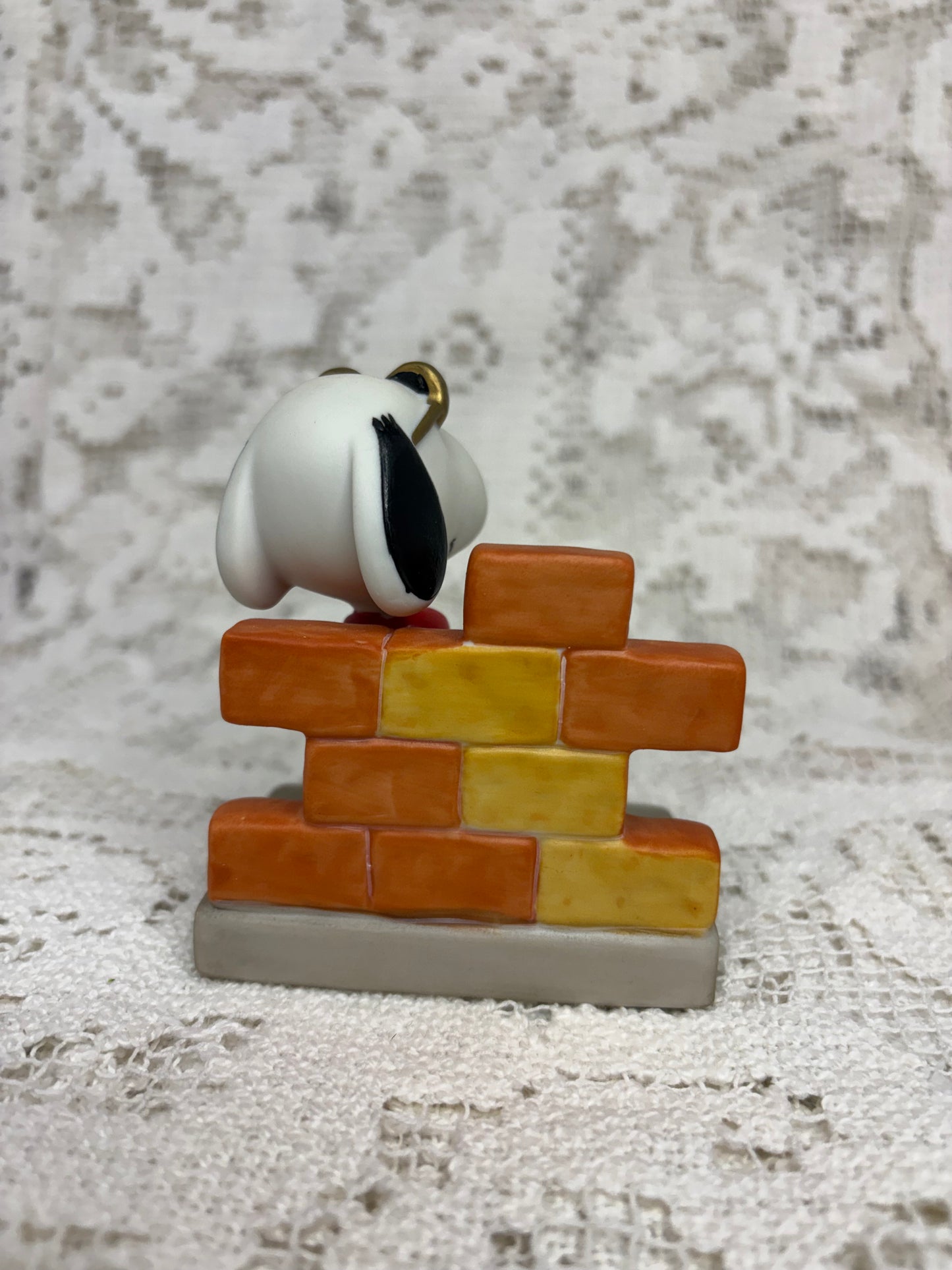 Hallmark Peanuts Gallery Snoopy Figurine “Joe Cool and Friend”