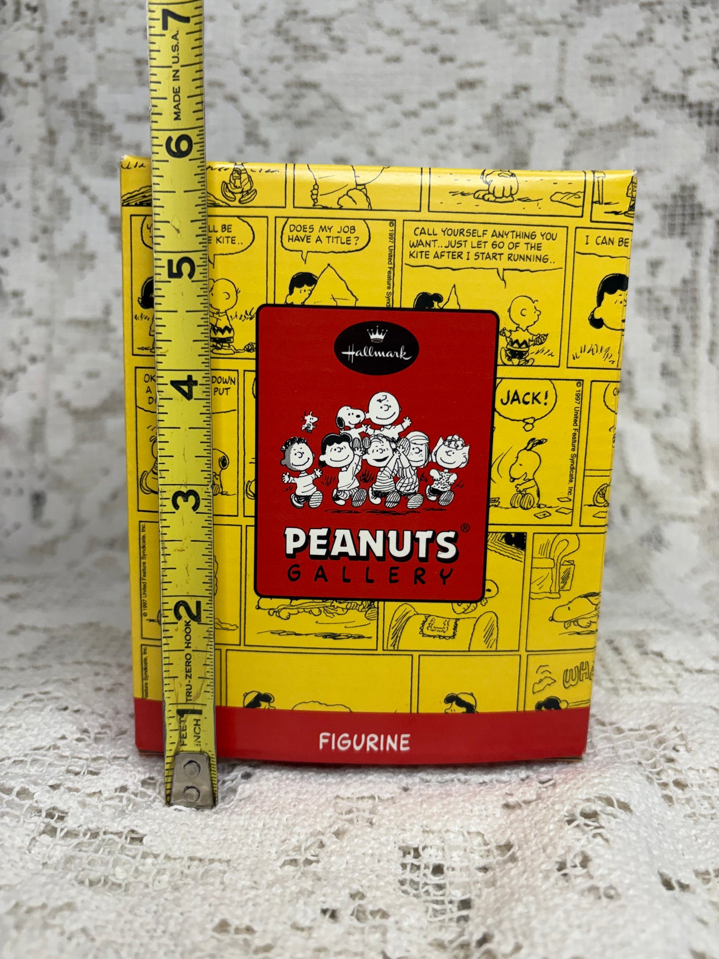 Hallmark Keepsake Collection Peanuts Gallery “Hugs” Figurine Snoopy & Charlie