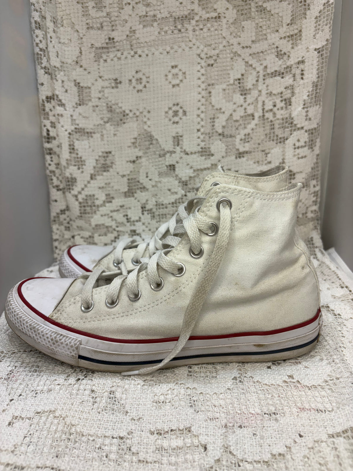 Vintage Converse Chuck Taylor Windy City Chicago shoes