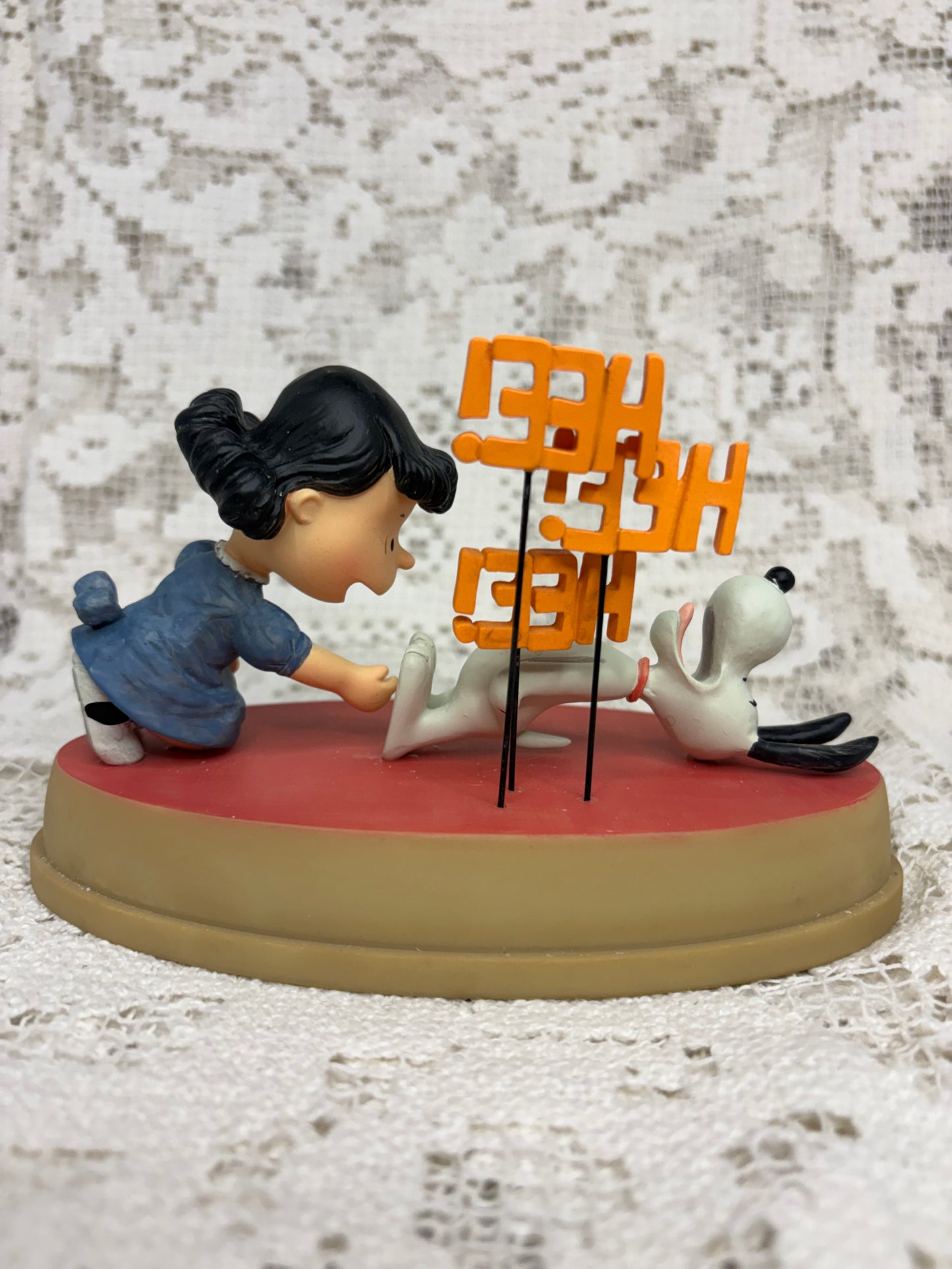 Hallmark Peanuts Gallery 2011 Lucy & Snoopy “It’s great when someone knows what tickles you!”