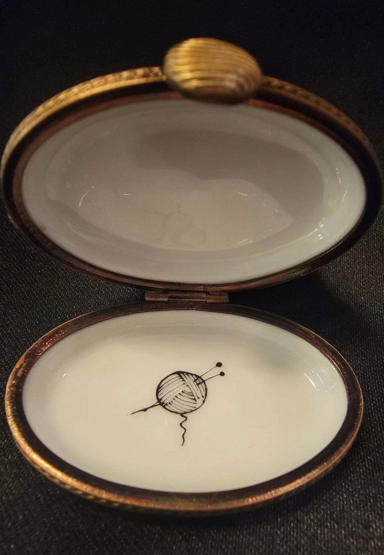 Vintage Limoges Handpainted Cat With Mouse Trinket Box