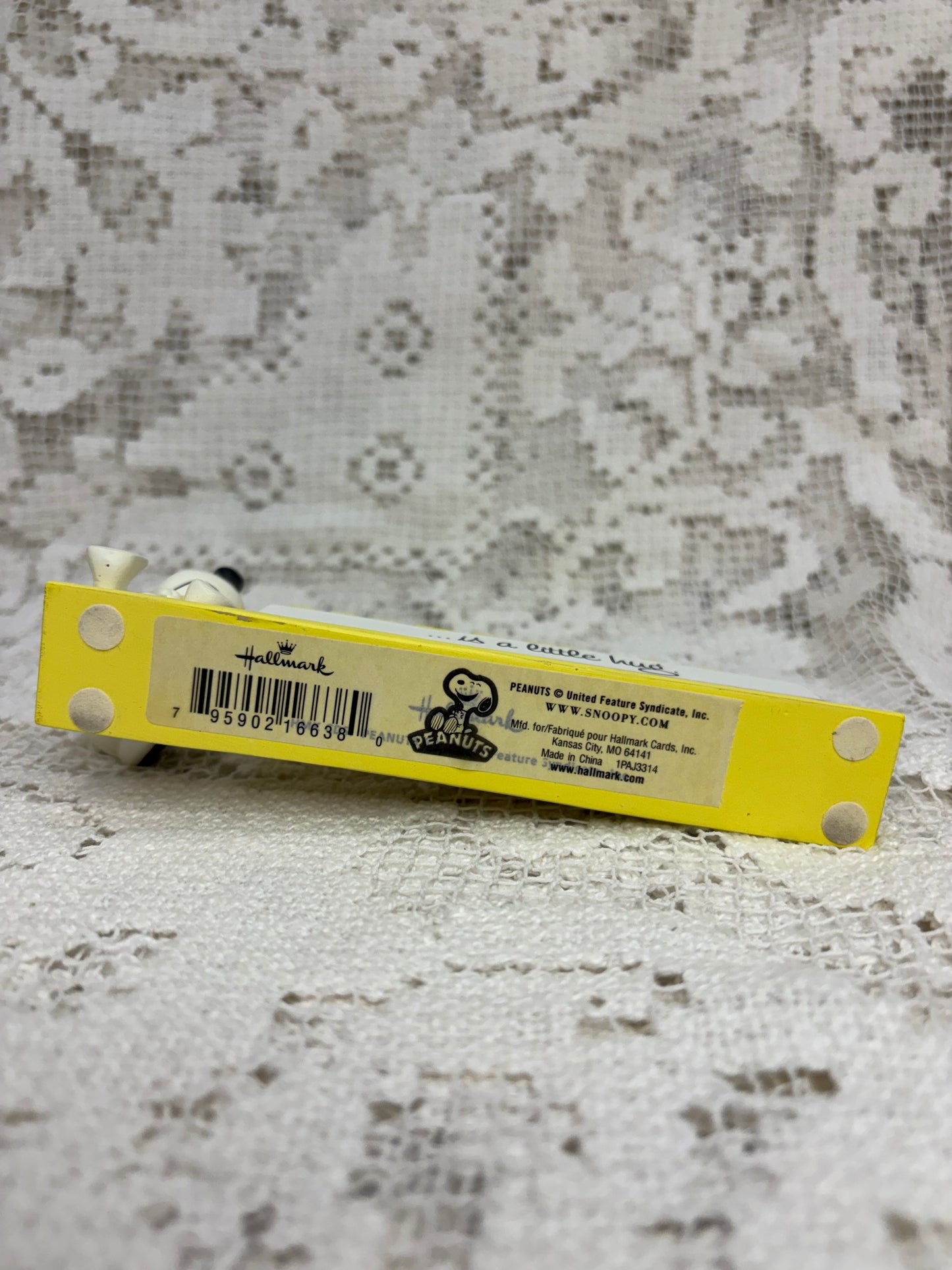 Hallmark Peanuts Snoopy “Happiness is a little hug.” Plaque