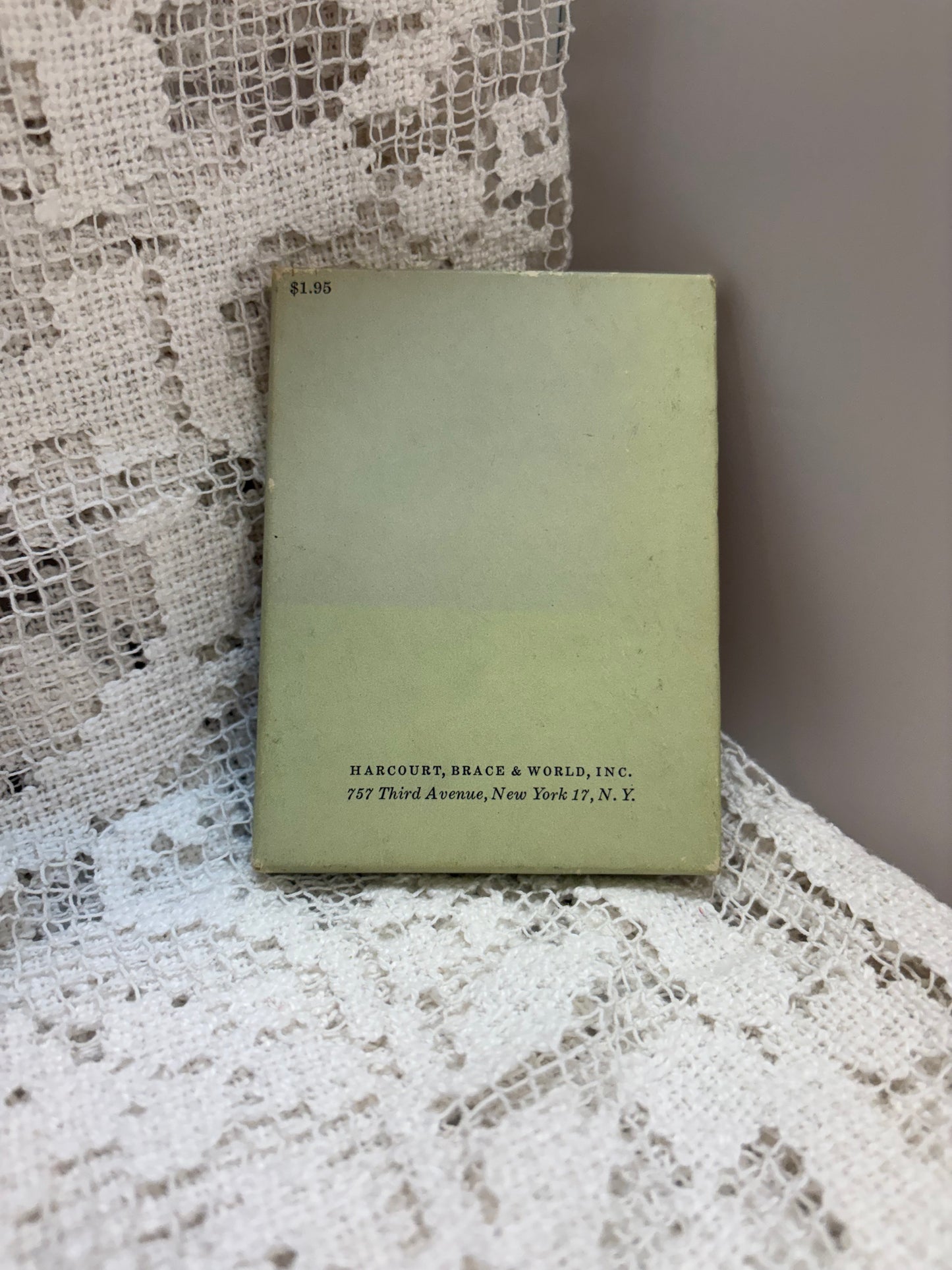 A Pocketful of Proverbs by Joan Walsh Anglund book
