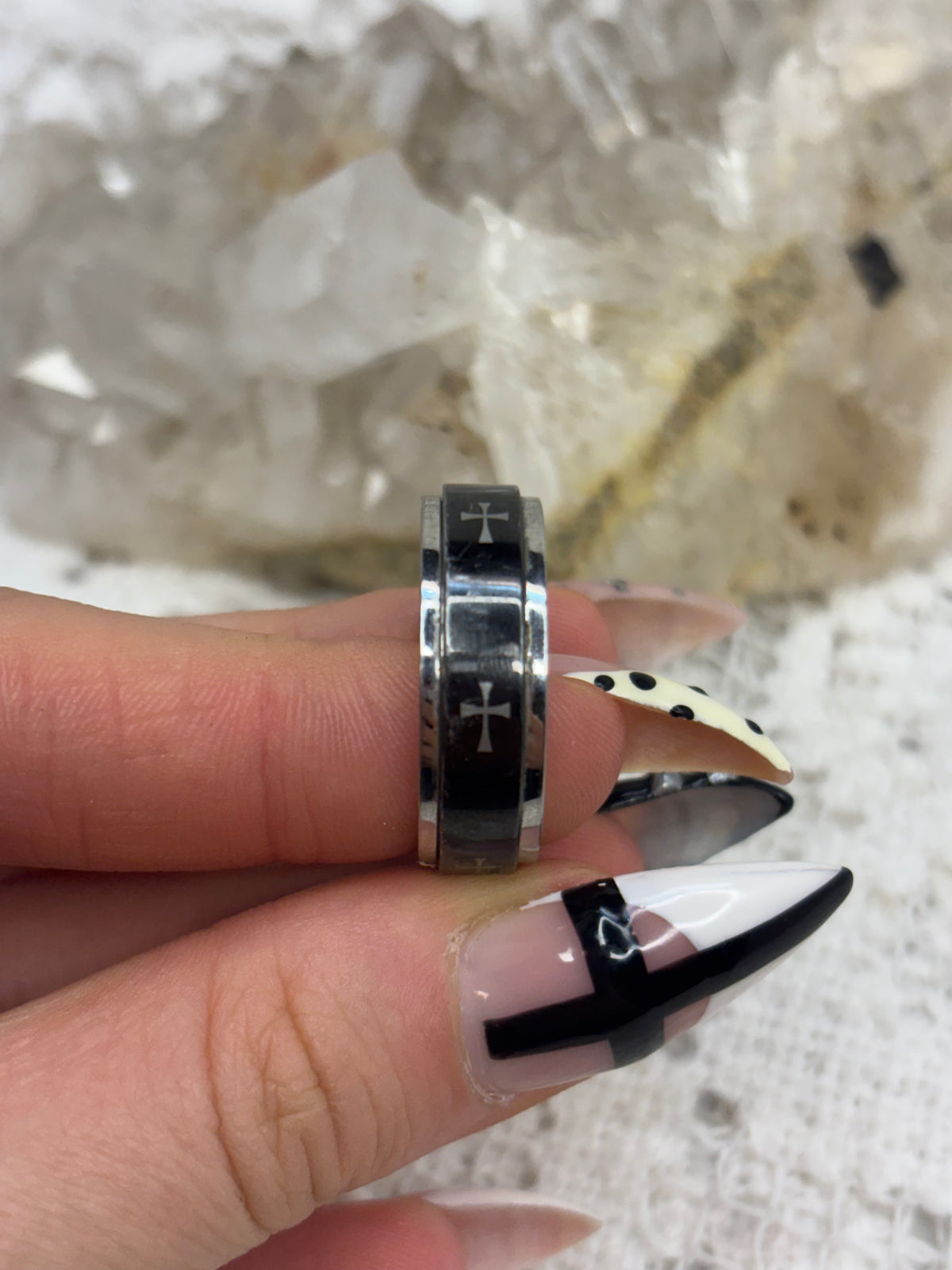 Cross design Men’s sized 13 ring