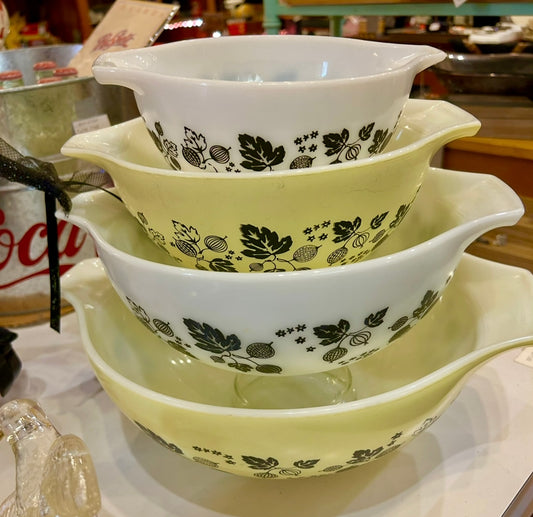 Vintage Pyrex Gooseberry Yellow White Black Cinderella Nesting Mixing Bowl Set of 4