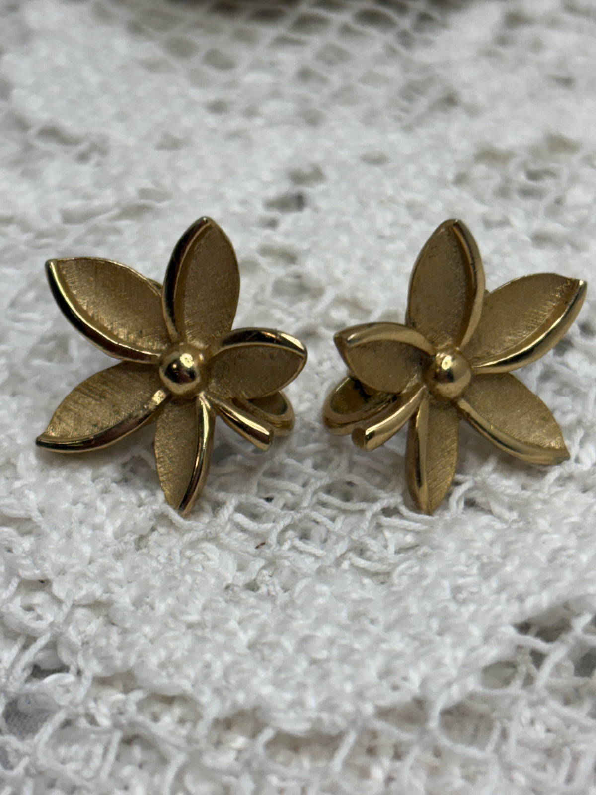 Crown Trifari Gold toned flower Brooch & Clip on Earrings set
