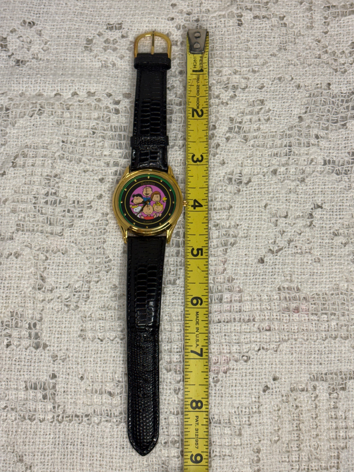Armitron Quartz Peanuts Gang & Snoopy Watch