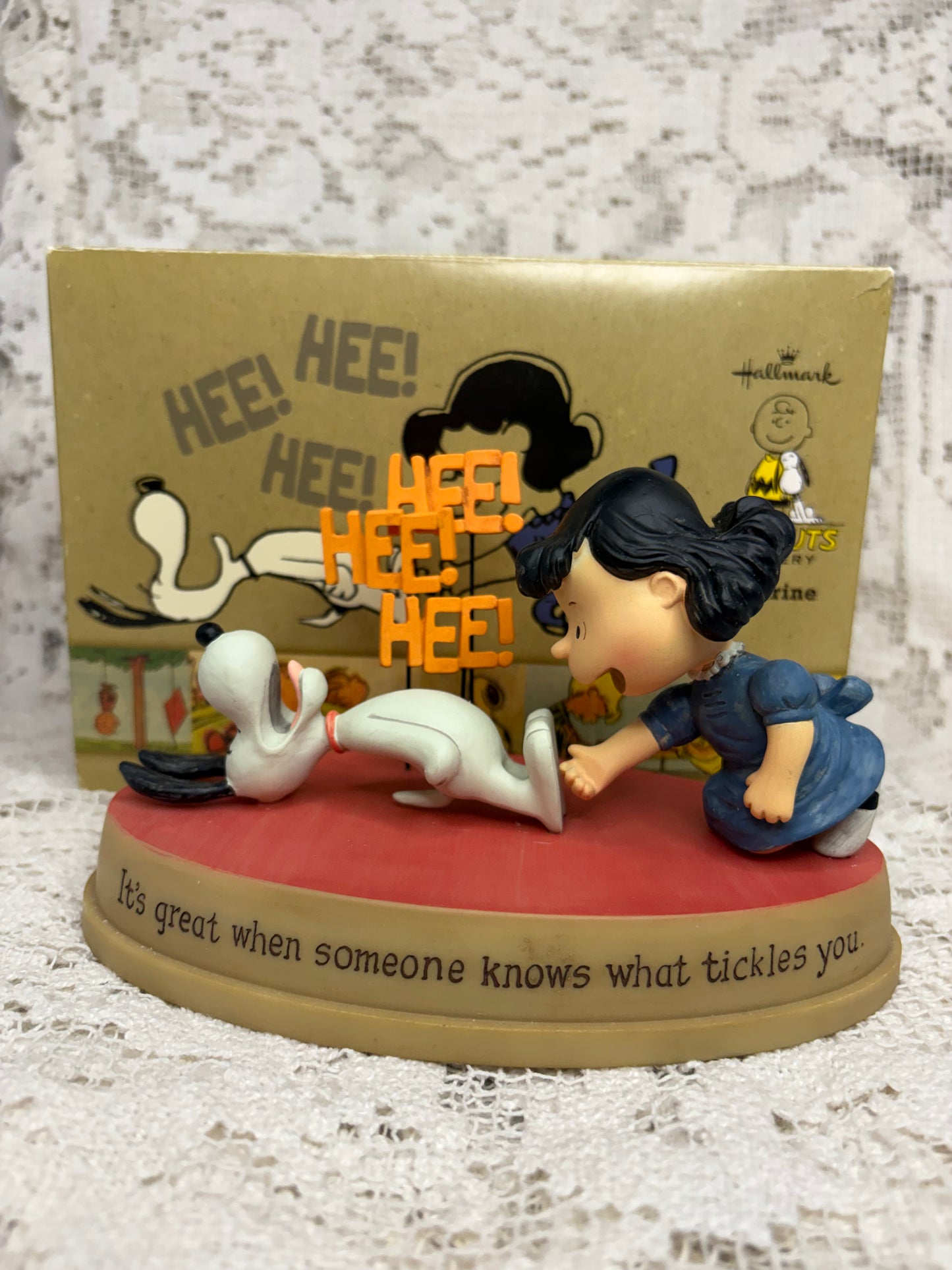 Hallmark Peanuts Gallery 2011 Lucy & Snoopy “It’s great when someone knows what tickles you!”