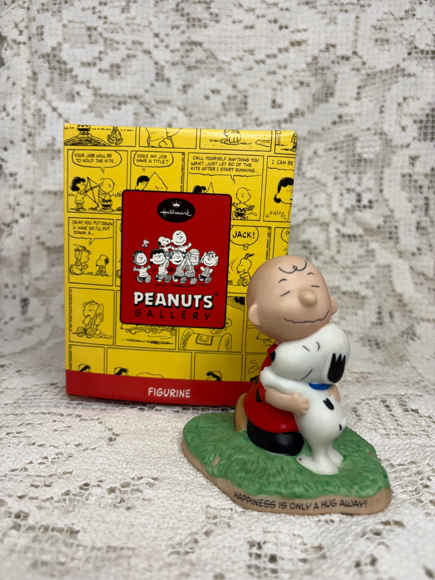 Hallmark Keepsake Collection Peanuts Gallery “Hugs” Figurine Snoopy & Charlie