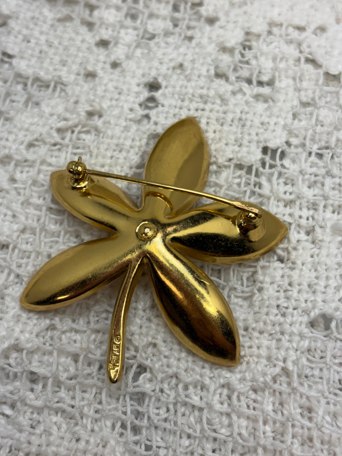 Crown Trifari Gold toned flower Brooch & Clip on Earrings set