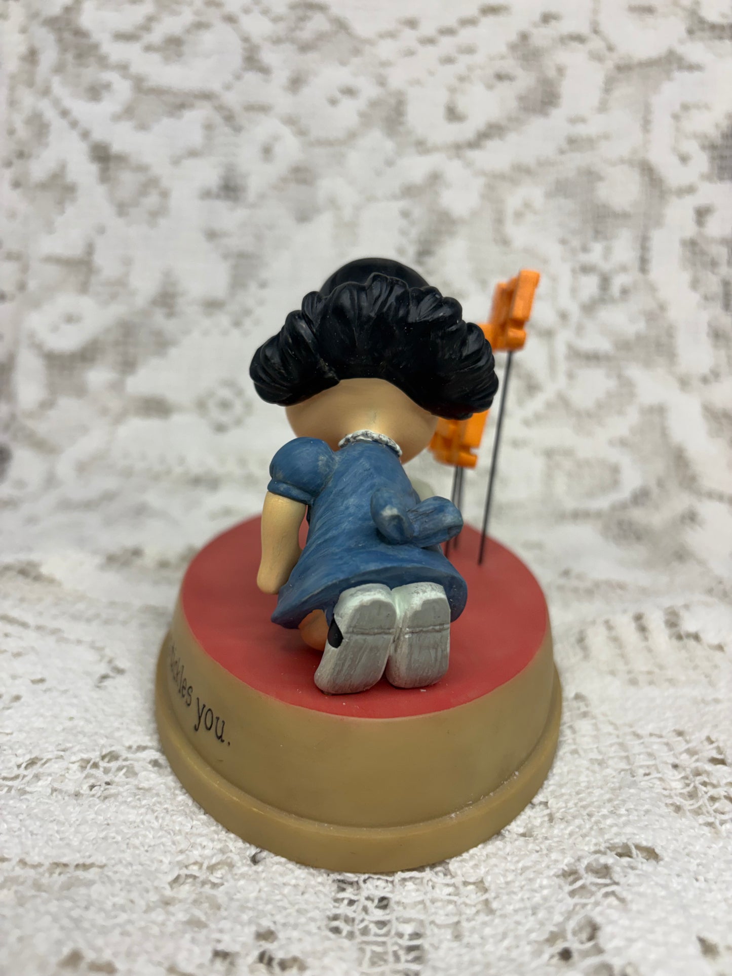 Hallmark Peanuts Gallery 2011 Lucy & Snoopy “It’s great when someone knows what tickles you!”