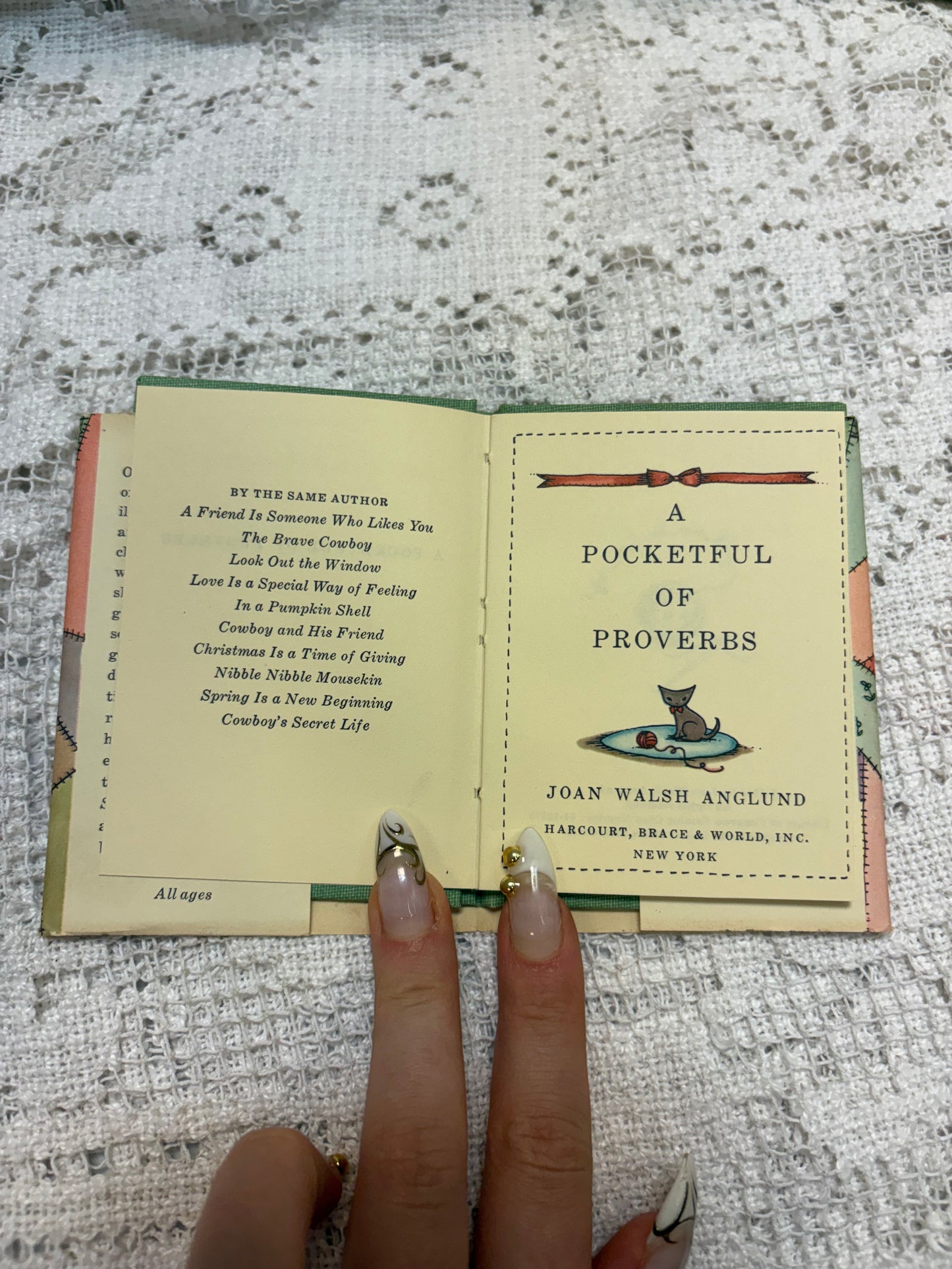A Pocketful of Proverbs by Joan Walsh Anglund book
