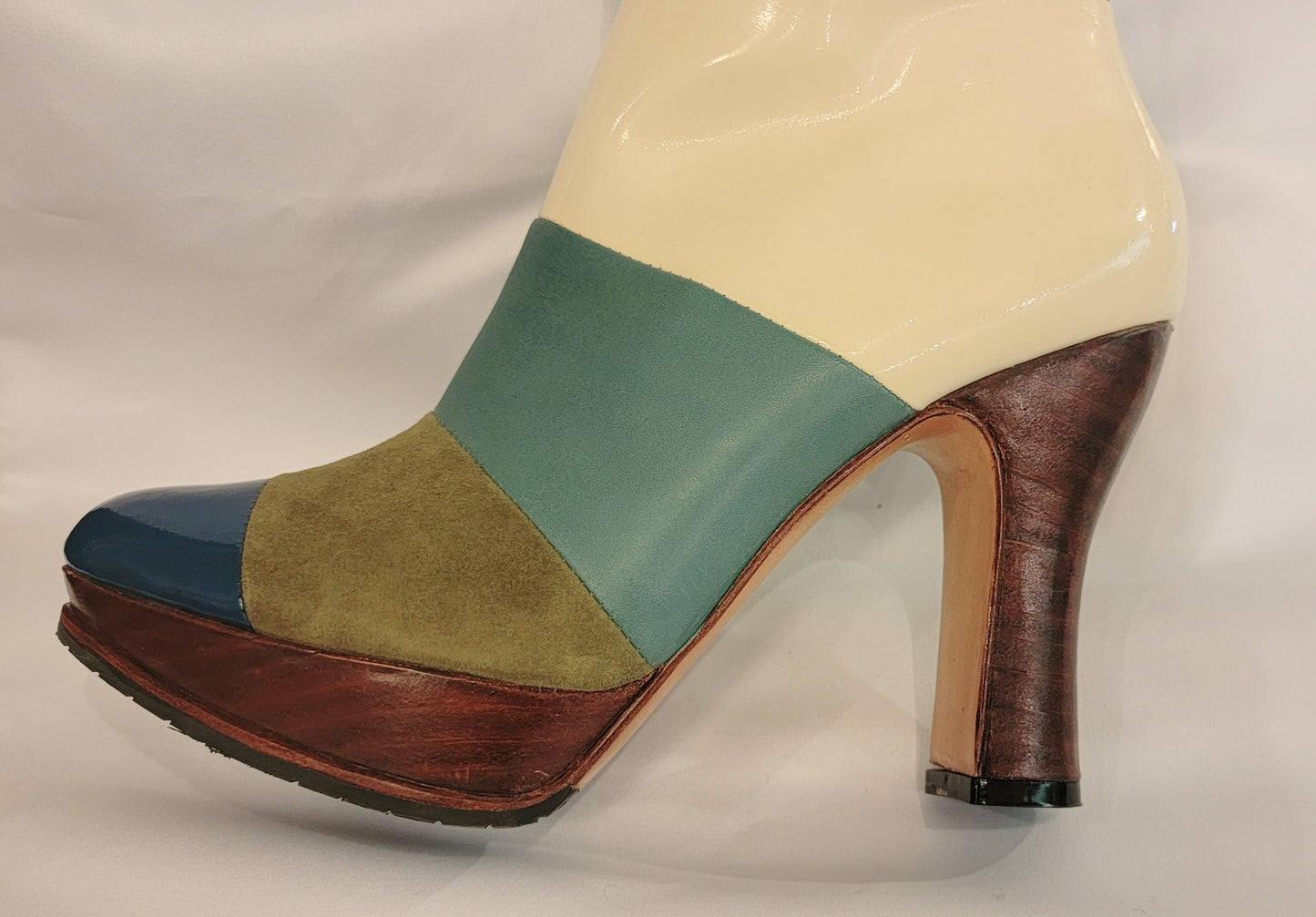 John Fluevog The Ishq Boots With Orgina Box,Dust Bag And Gift With Purchase