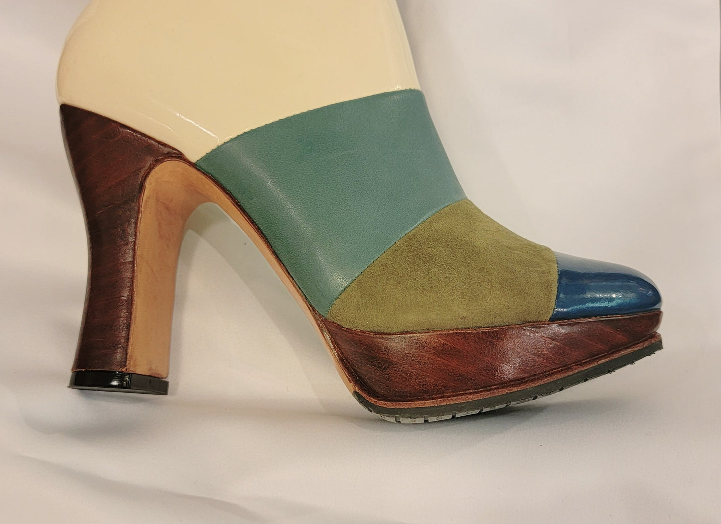 John Fluevog The Ishq Boots With Orgina Box,Dust Bag And Gift With Purchase