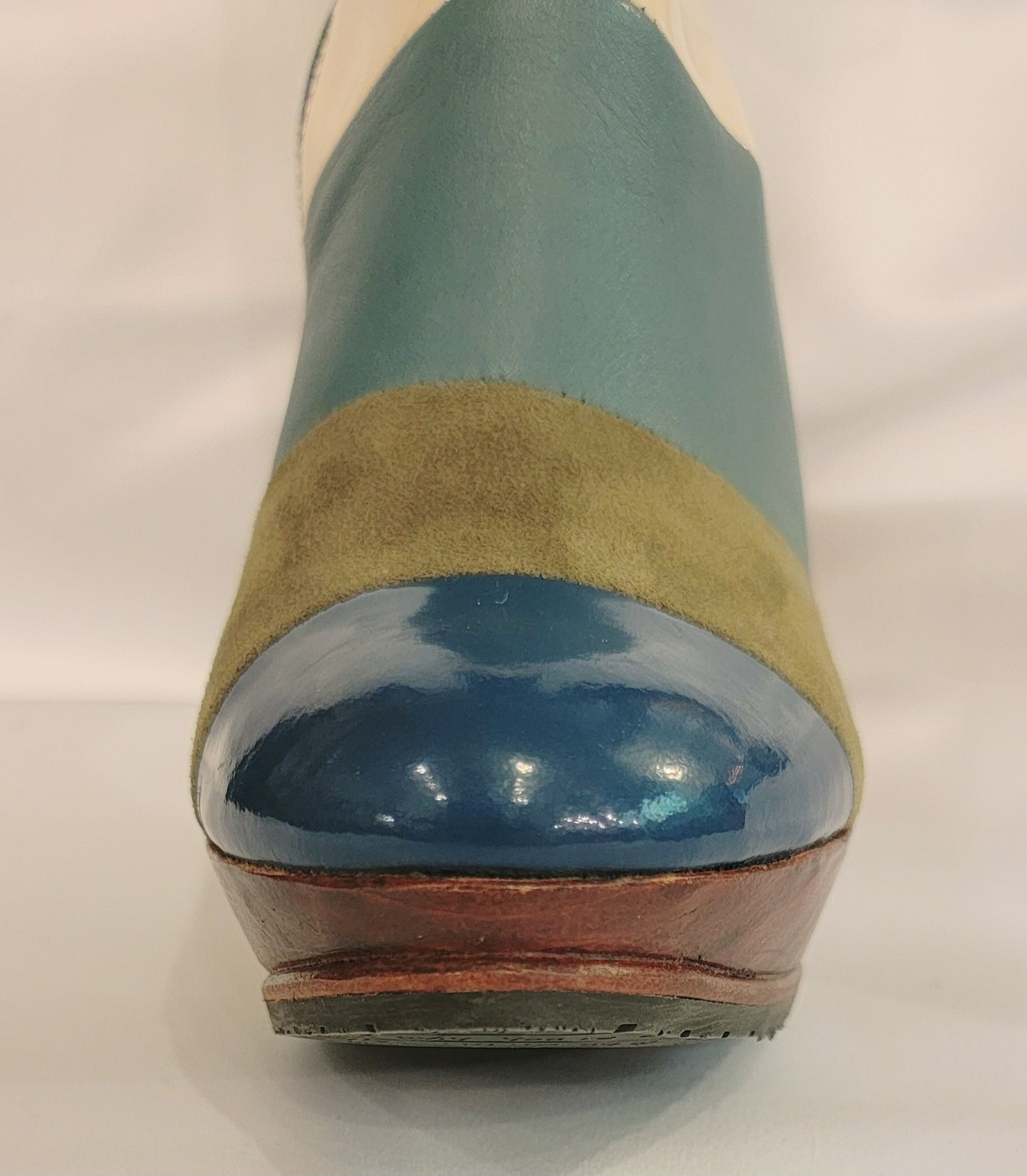 John Fluevog The Ishq Boots With Orgina Box,Dust Bag And Gift With Purchase