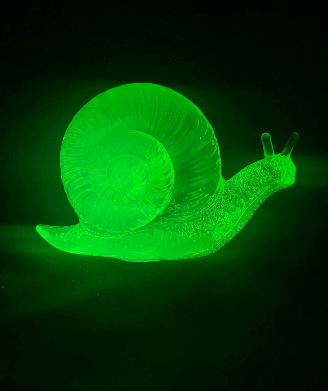 Vintage Glows Fenton Uranium  Vaseline Glass Snail Figurine