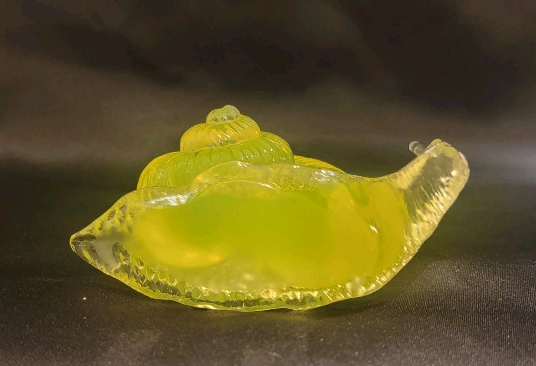 Vintage Glows Fenton Uranium  Vaseline Glass Snail Figurine