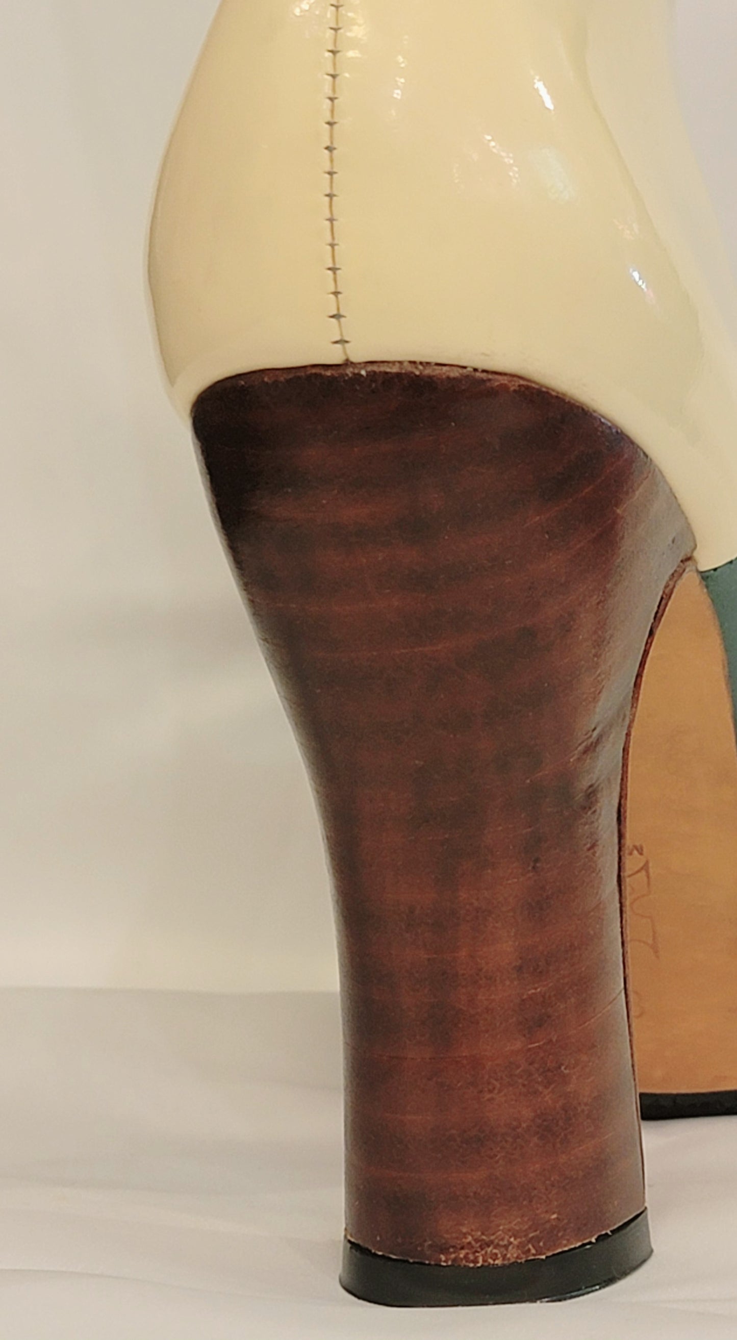 John Fluevog The Ishq Boots With Orgina Box,Dust Bag And Gift With Purchase