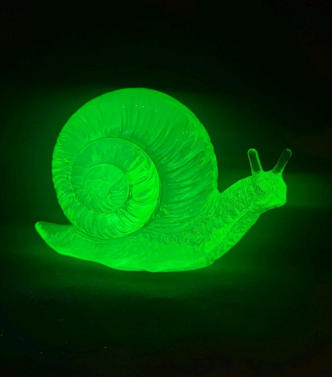 Vintage Glows Fenton Uranium  Vaseline Glass Snail Figurine
