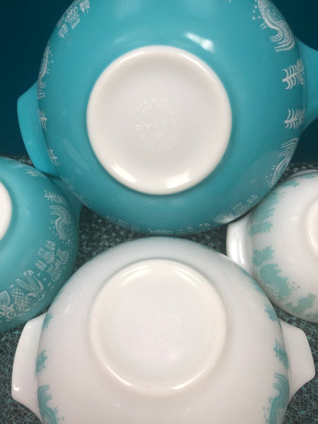Vintage Set of 4 Pyrex Turquoise & White Butterprint Cinderella Mixing Bowls