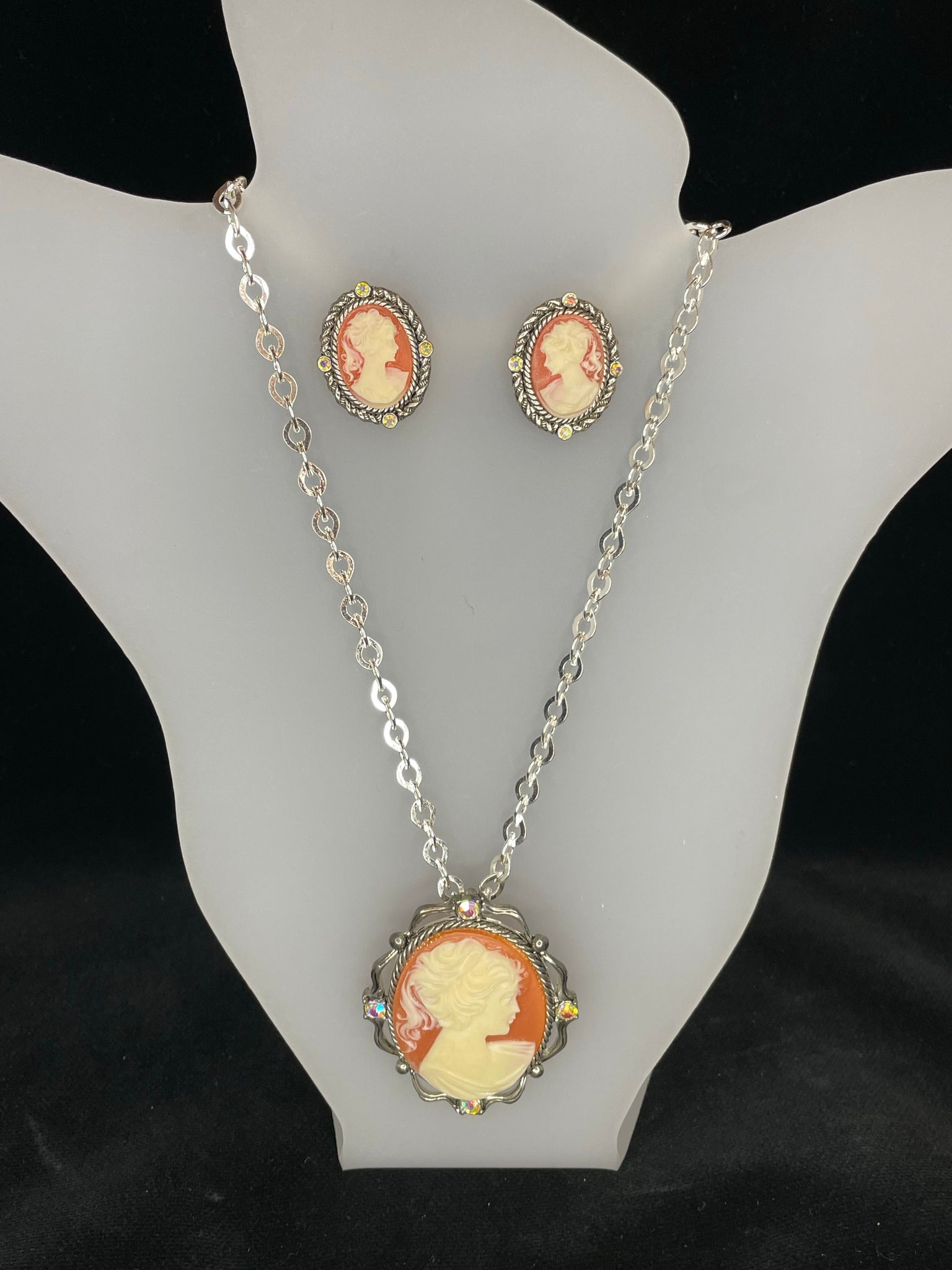 Cameo Necklace and Earing Set
